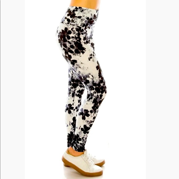 Grey Flower Leggings.  High waist - Picture 1 of 2